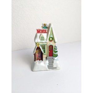 Noel Caroling Cottage - Hallmark Keepsake 2009